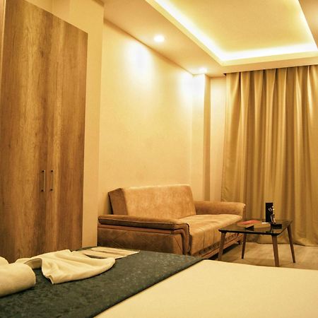 Destinia Pera Suites Istanbul Bagian luar foto