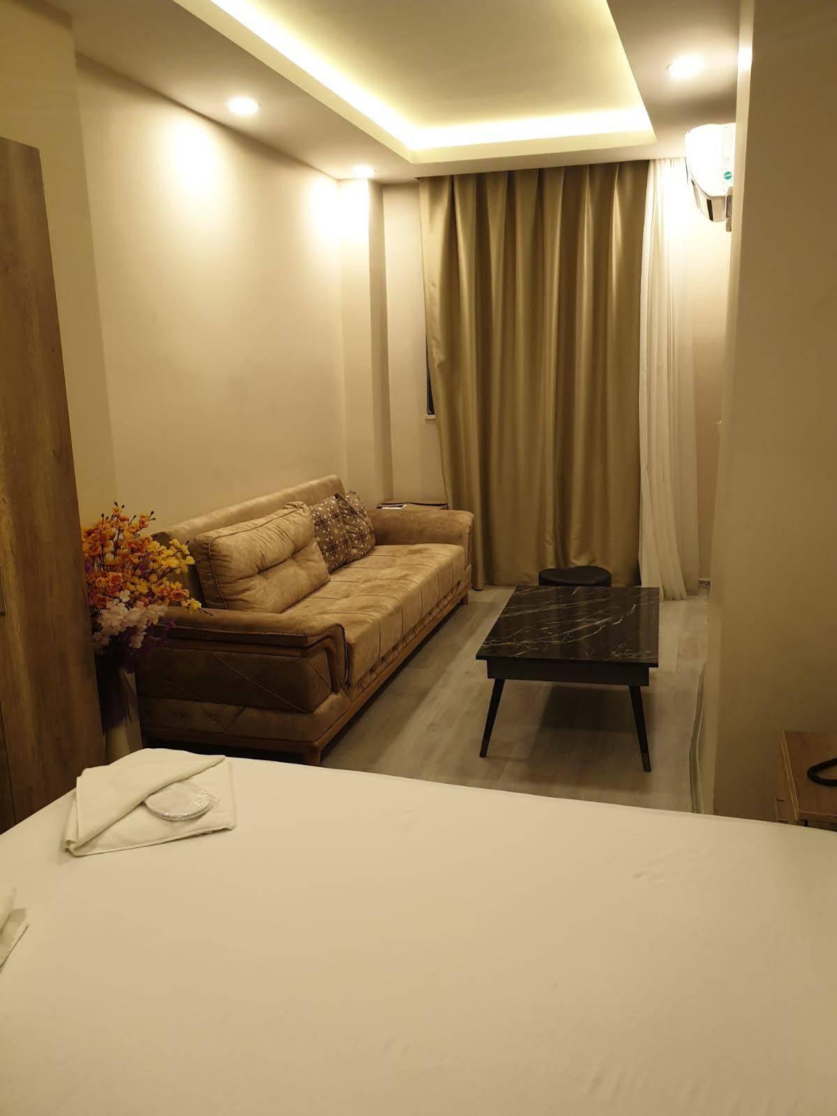 Destinia Pera Suites Istanbul Bagian luar foto
